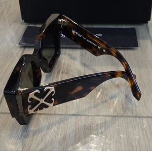 Off-White OER1128 6055
Unisex Catalina Acetate Square Sunglasses  &branded Pouch